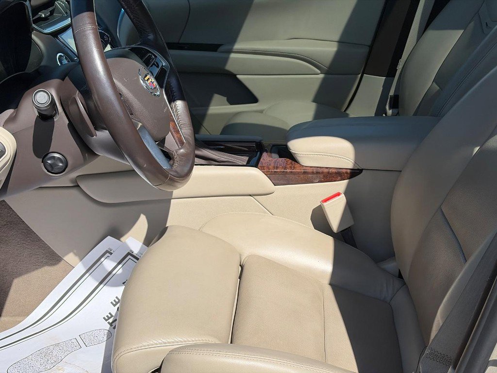 Used 2013 Cadillac XTS Premium image 19