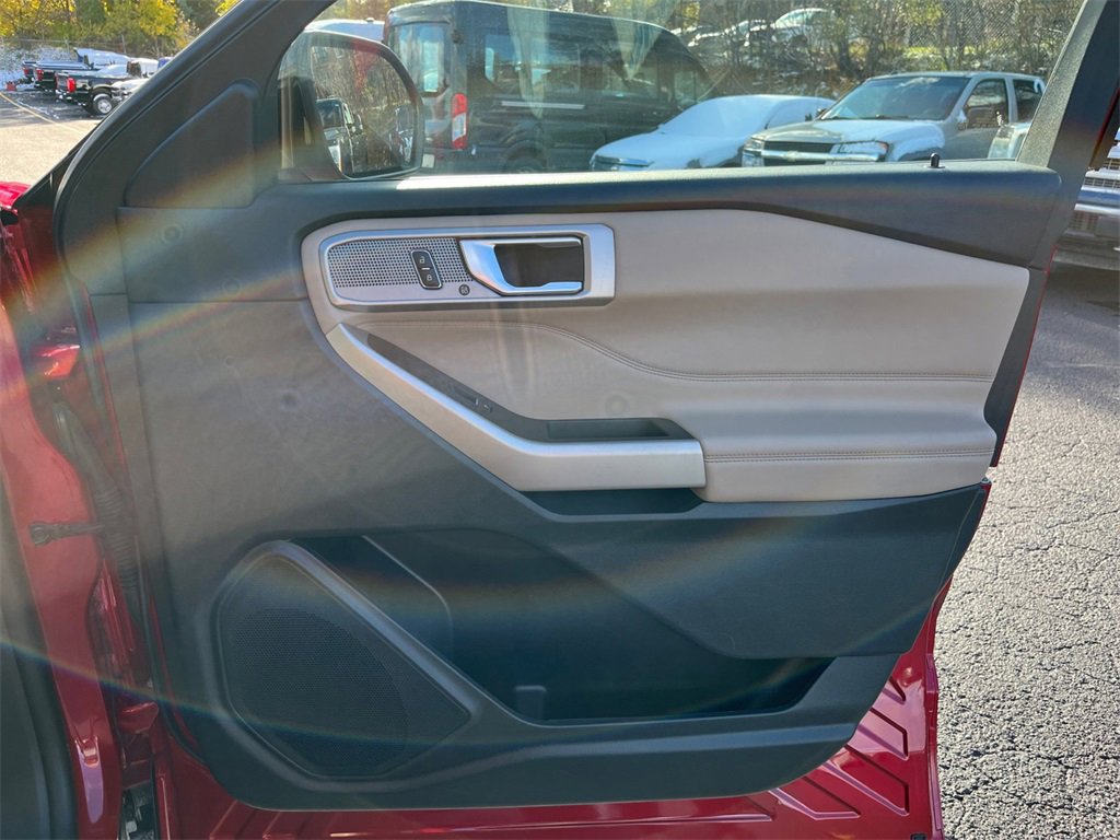 Used 2024 Ford Explorer Limited image 22