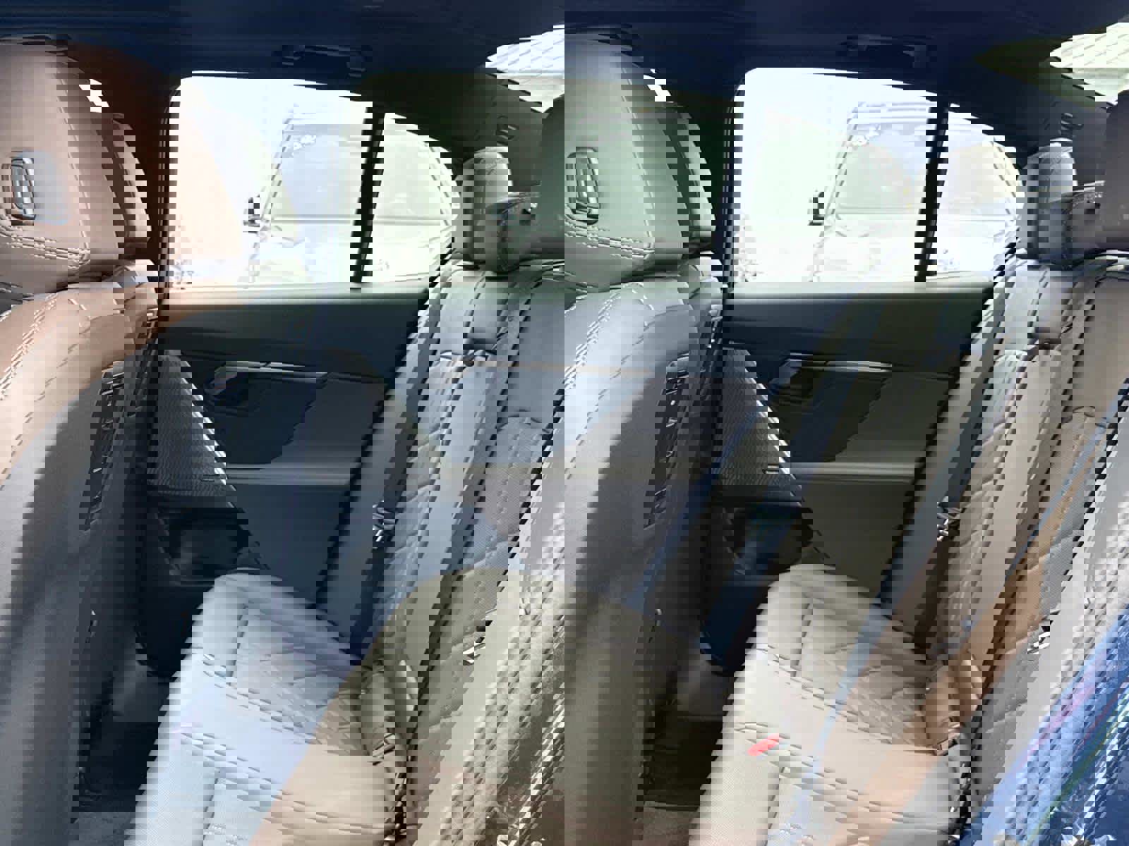 Used 2024 BMW 530i xDrive w/ Premium Package image 15