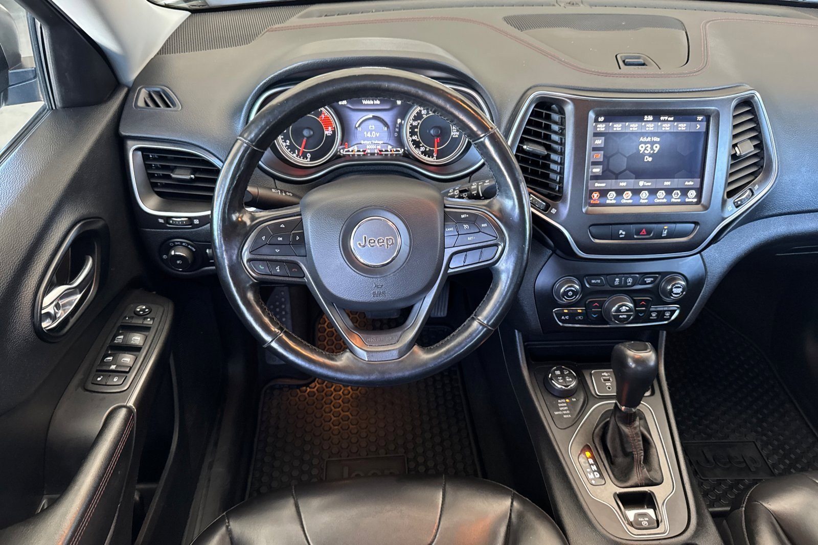 Used 2021 Jeep Cherokee Trailhawk image 13