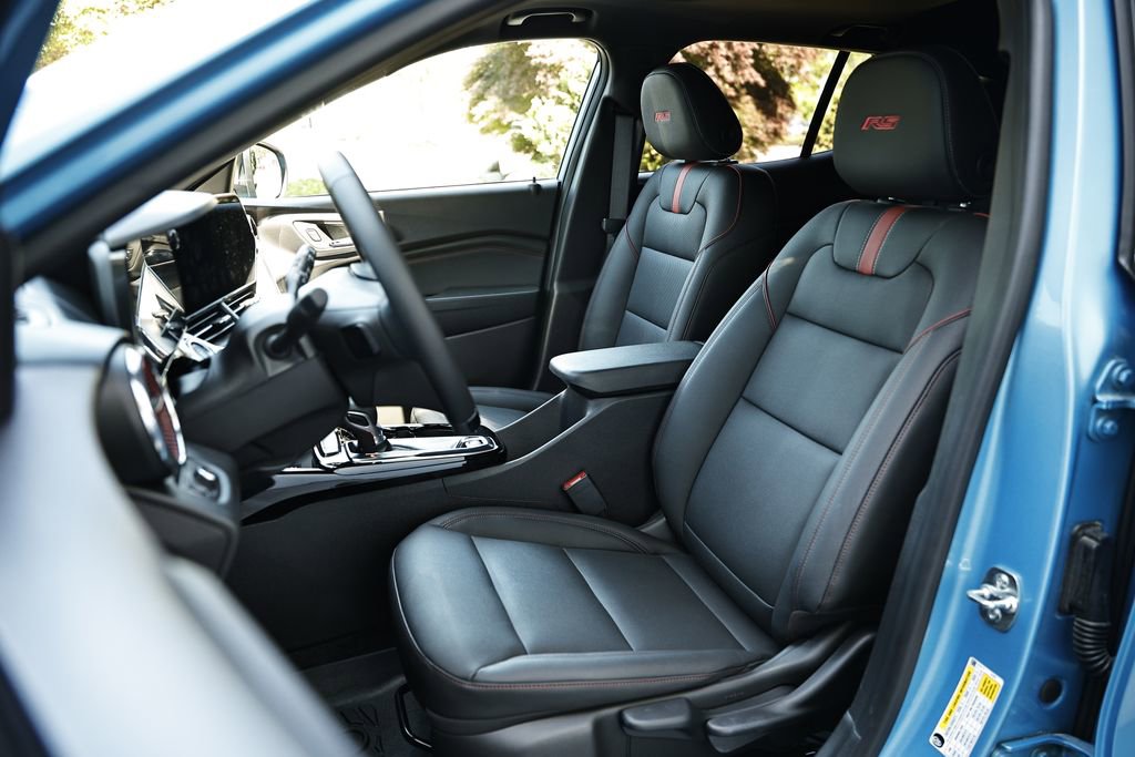Used 2025 Chevrolet Trax RS w/ Sunroof Package FWD image 19