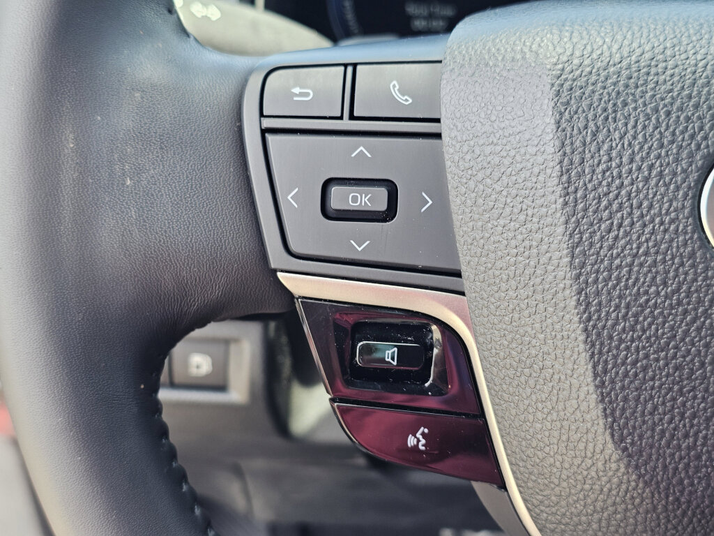 Used 2025 Toyota Camry XSE FWD image 25