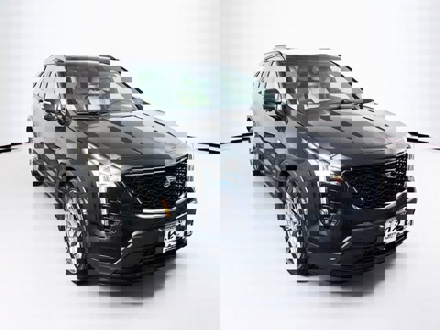 Used 2022 Cadillac XT4 Sport image 3