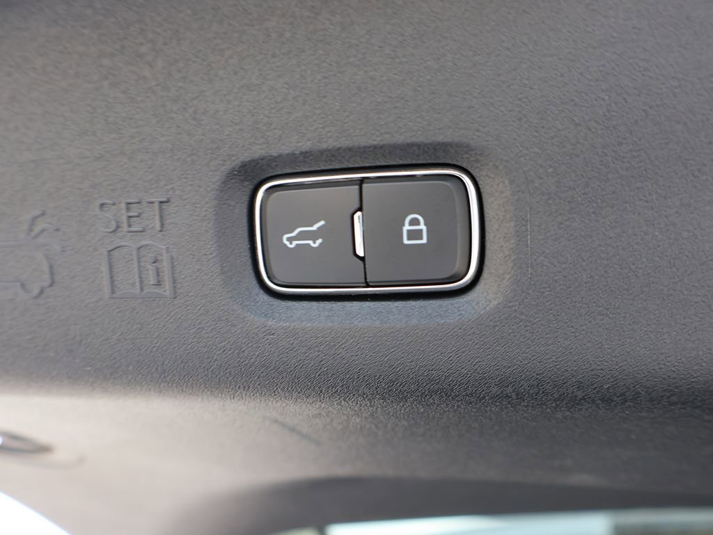 Certified 2025 Ford Expedition Active image 18