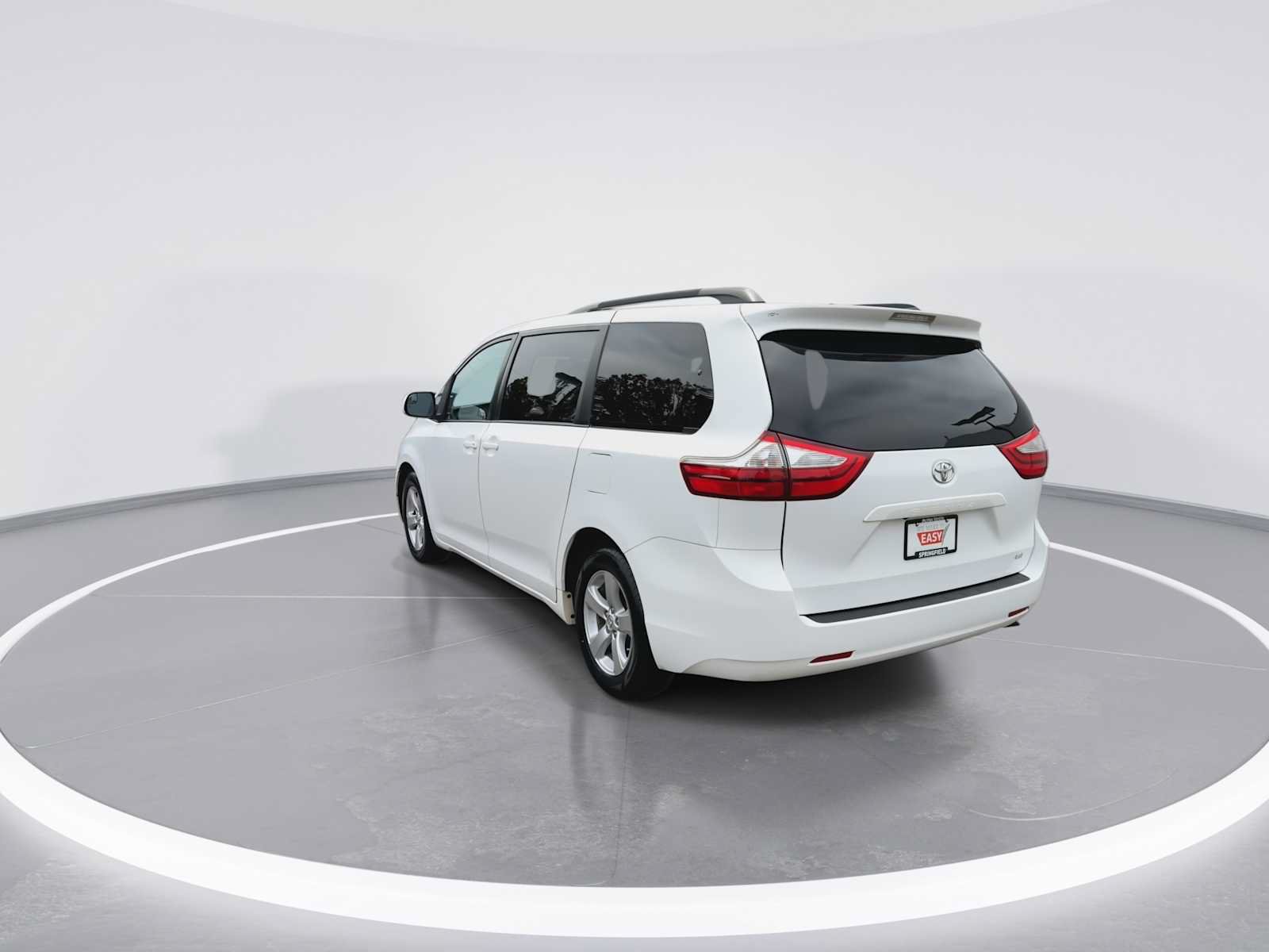 Used 2015 Toyota Sienna LE FWD image 6