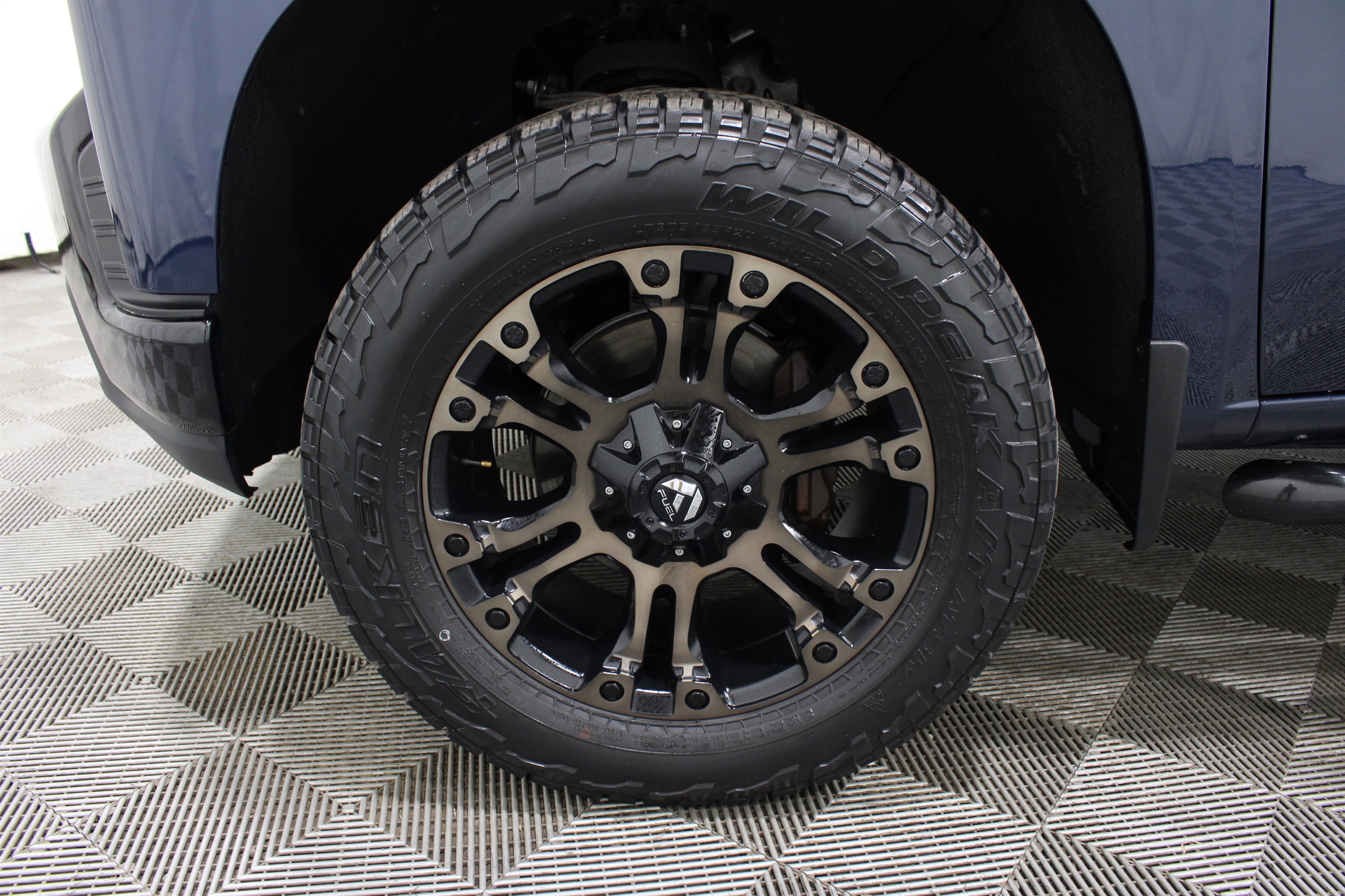 Used 2019 Chevrolet Silverado 1500 Custom Trail Boss AWD/4WD image 32