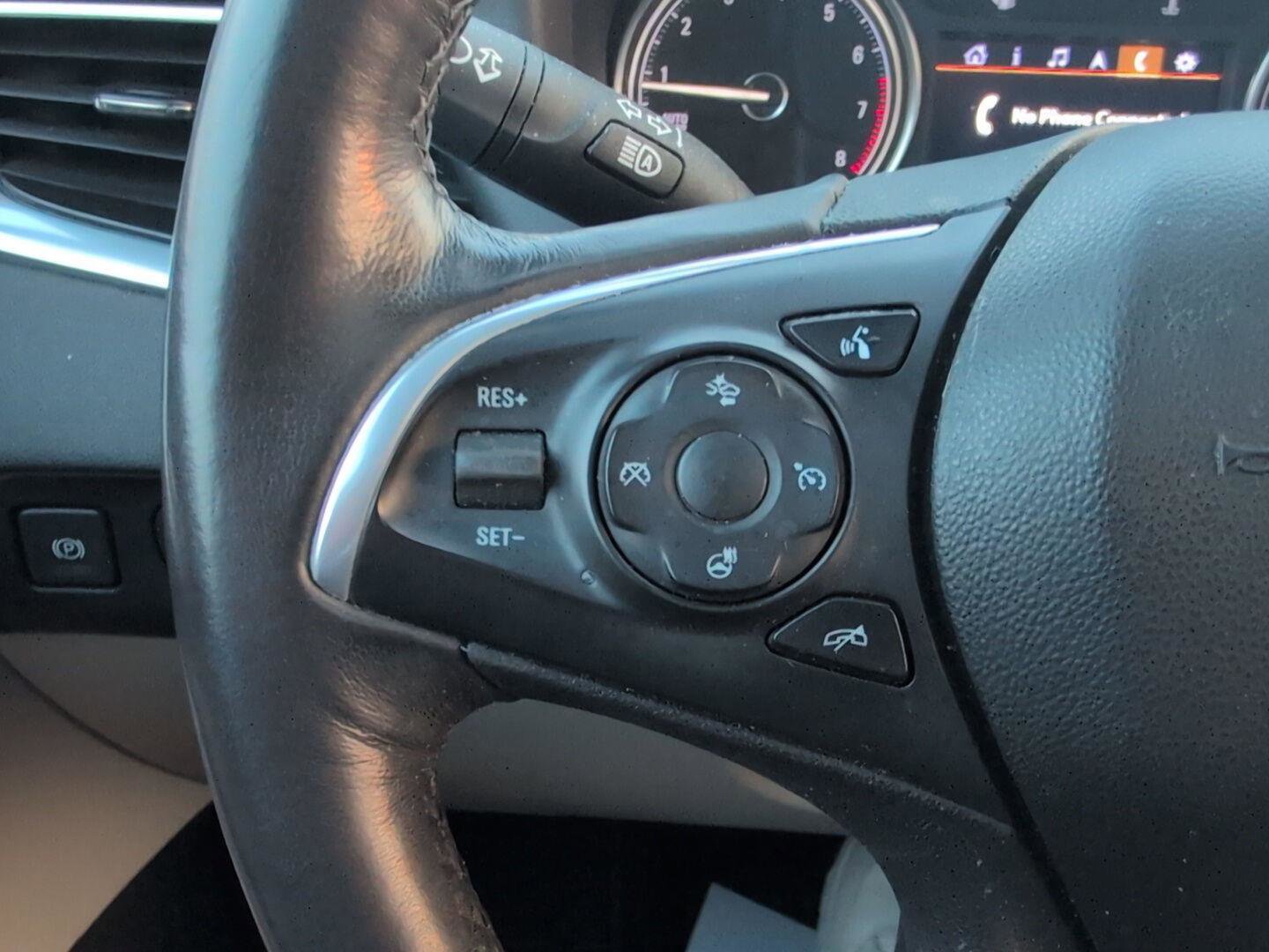 Used 2020 Buick Enclave Premium w/ Sun and Sites Package FWD image 25