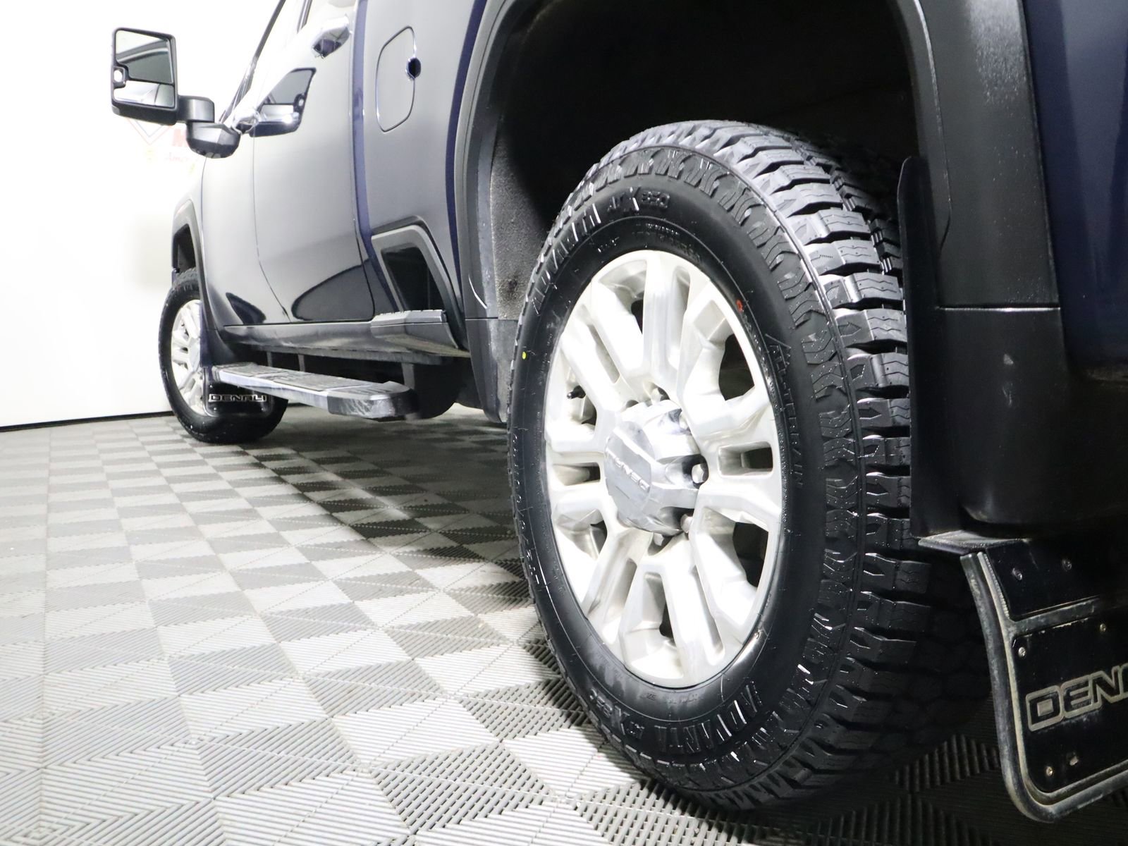 Used 2023 GMC Sierra 2500 Denali image 12