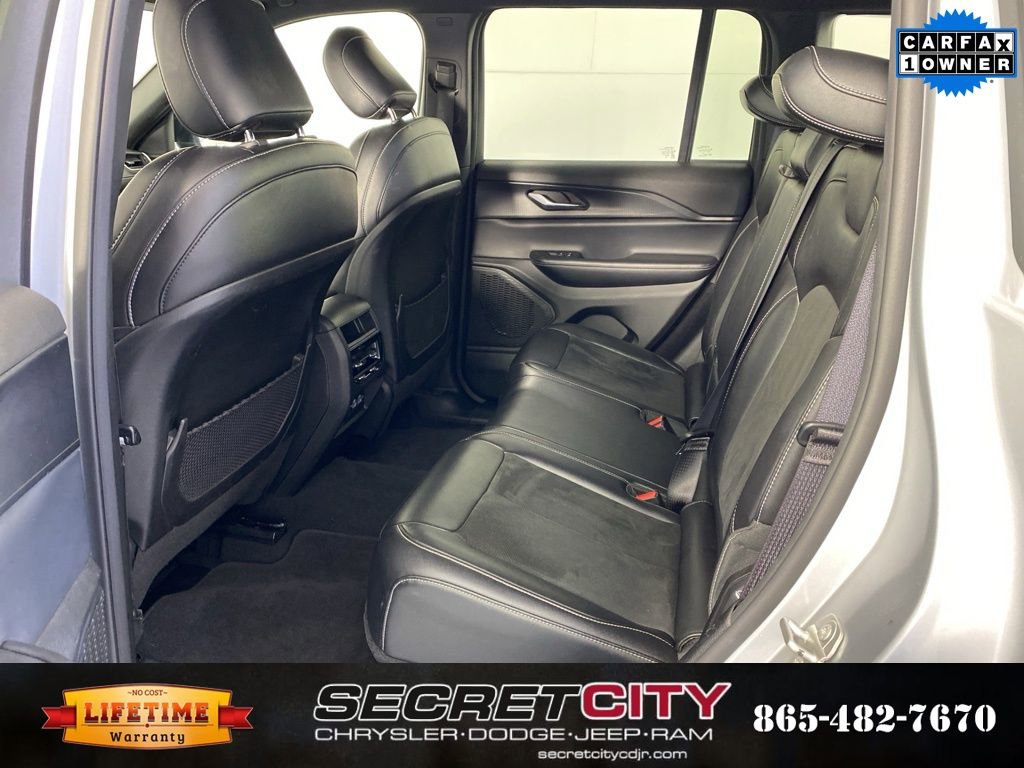 Used 2024 Jeep Grand Cherokee Altitude image 27