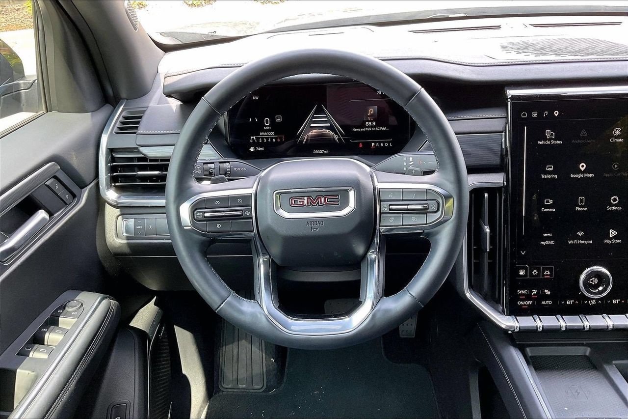 Used 2025 GMC Acadia Elevation w/ Elevation Premium Package FWD image 9