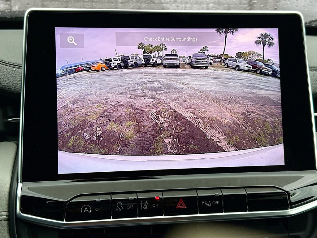 Used 2025 Jeep Compass Limited image 14