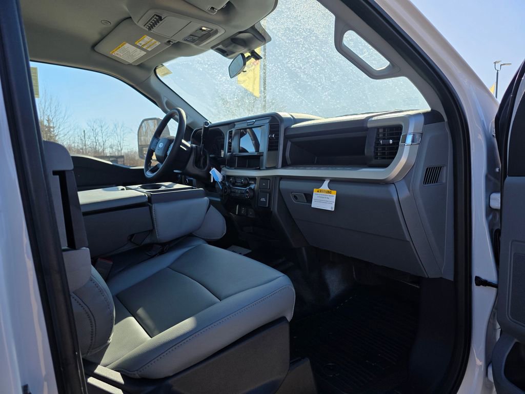 New 2026 Ford F550 4x4 Supercab Super Duty image 17