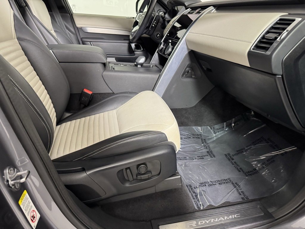 Used 2021 Land Rover Discovery S R-Dynamic image 32