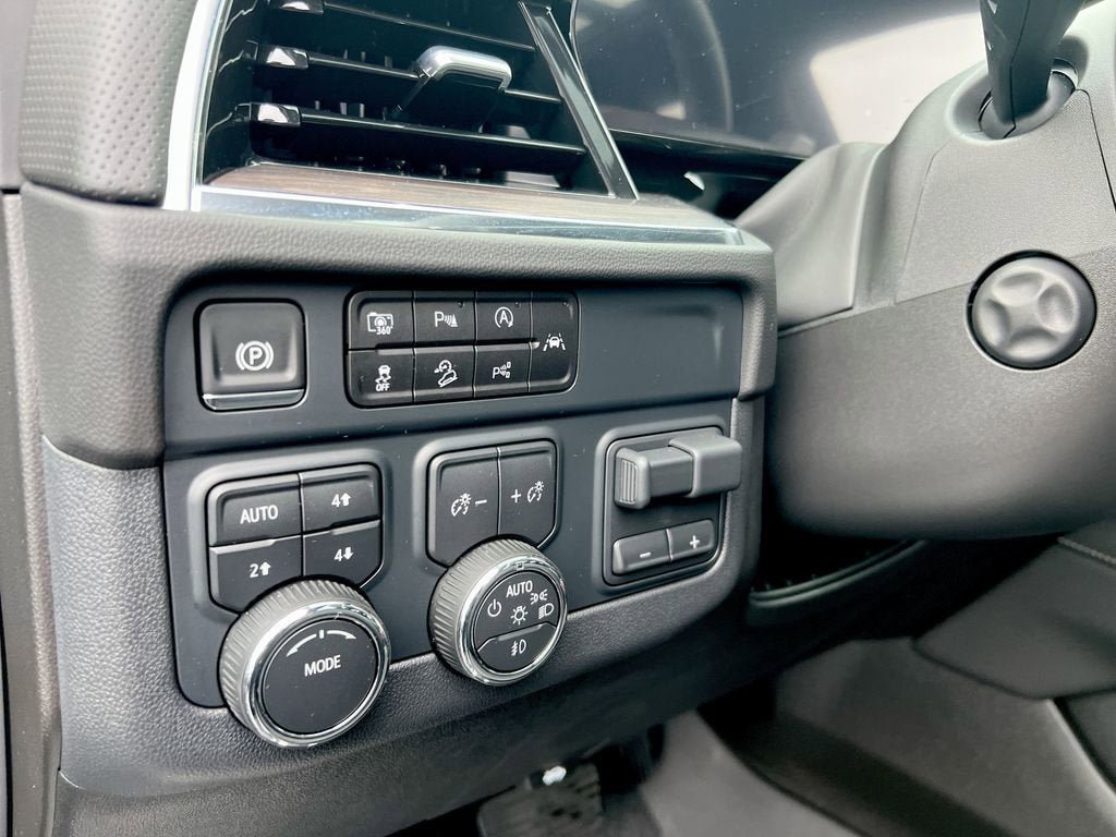 New 2025 Chevrolet Tahoe Premier AWD/4WD image 16