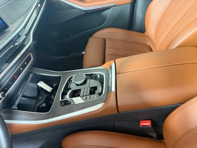 Used 2025 BMW X5 M60i w/ Parking Assistance Package AWD/4WD image 17