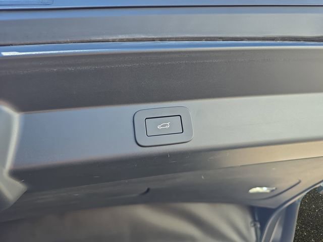 Used 2025 Land Rover Range Rover Sport image 16