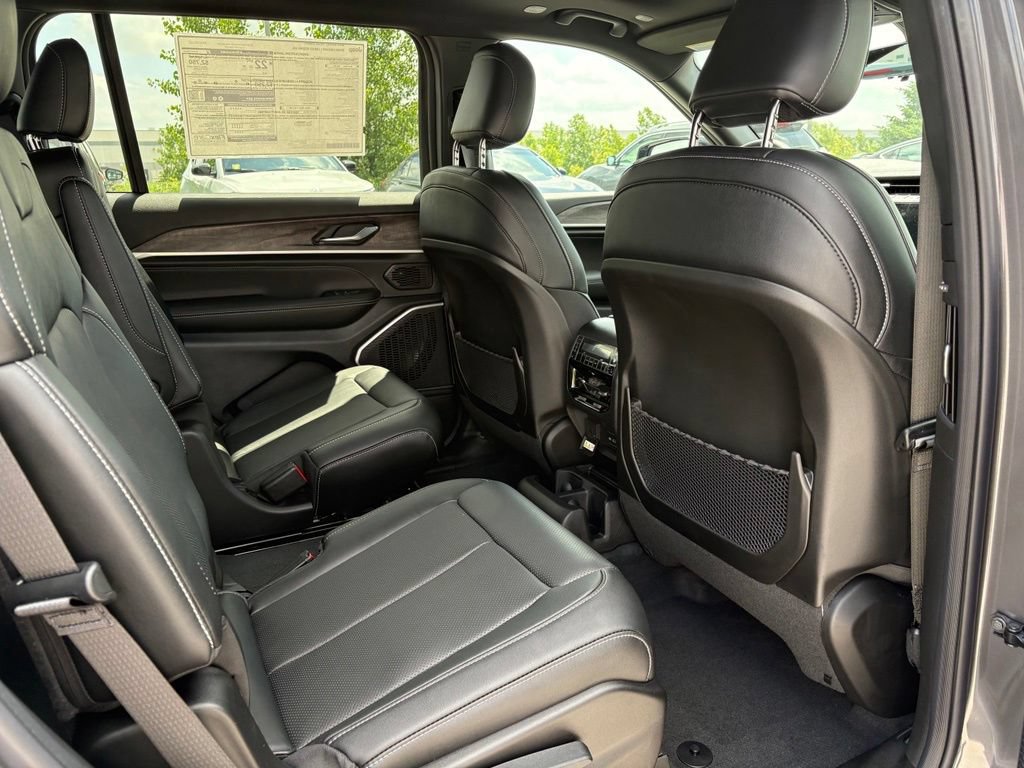 New 2026 Jeep Grand Cherokee L Limited AWD/4WD image 13