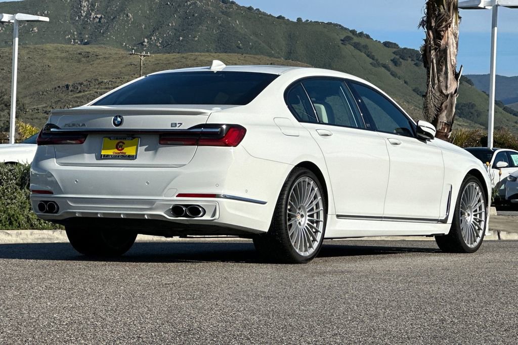Used 2022 BMW ALPINA B7 xDrive w/ Luxury Rear Seating Package image 3