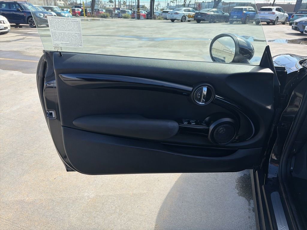 Used 2018 MINI Cooper S w/ Premium Package image 18