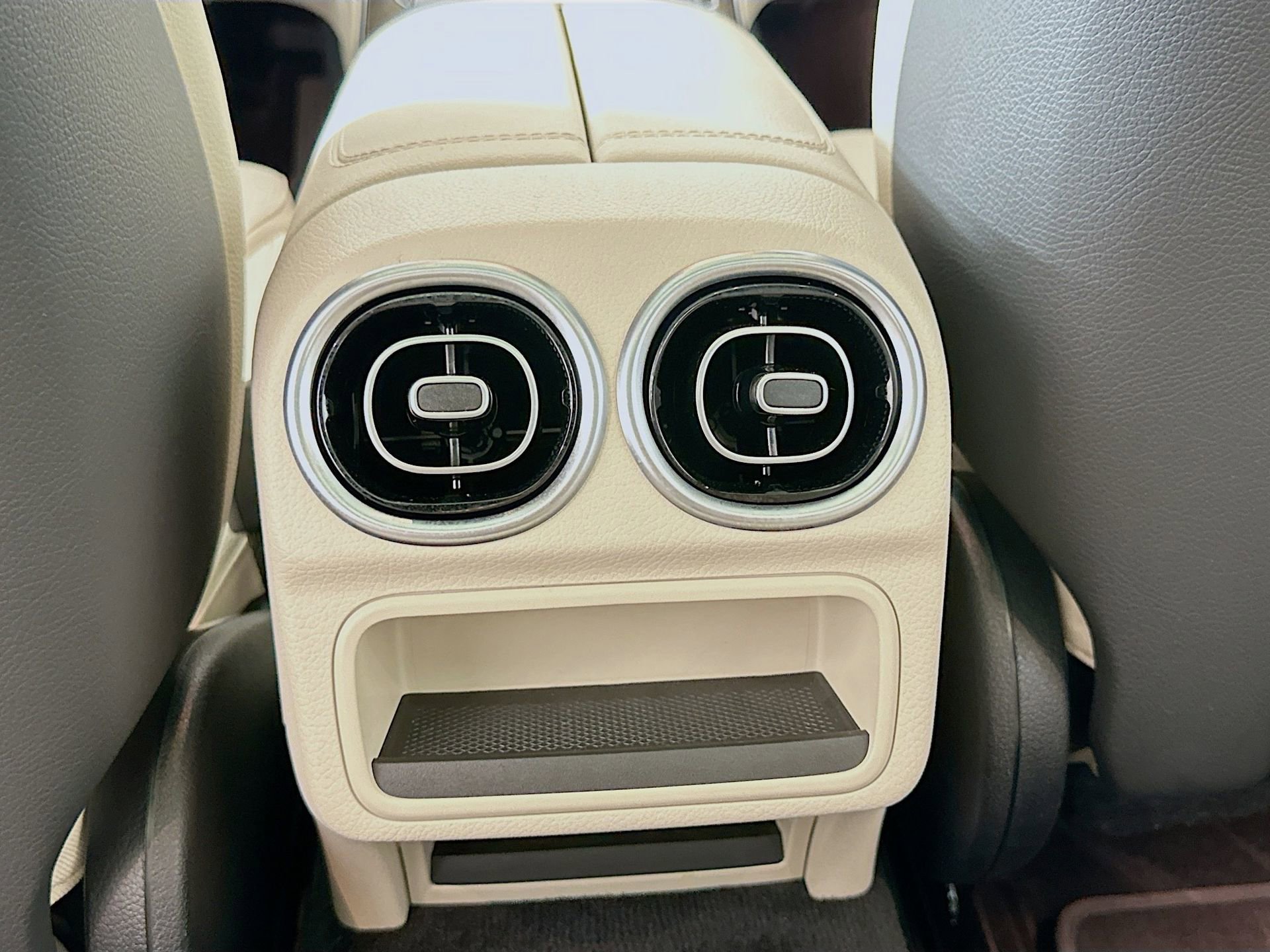 Used 2025 Mercedes-Benz C 300 Sedan image 26