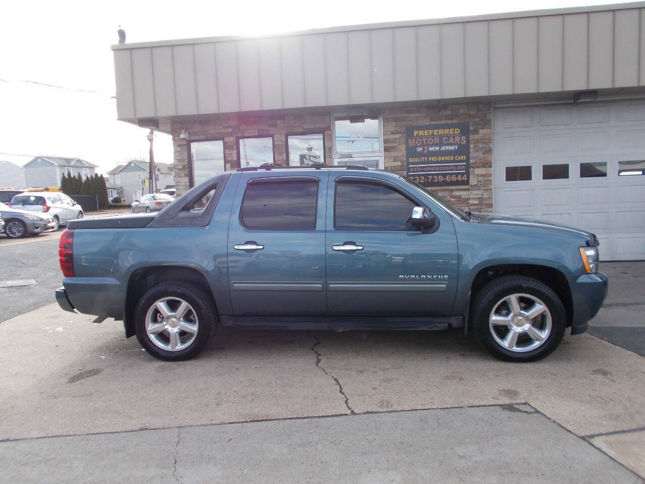 Used 2012 Chevrolet Avalanche LT w/ All-Star Edition image 3