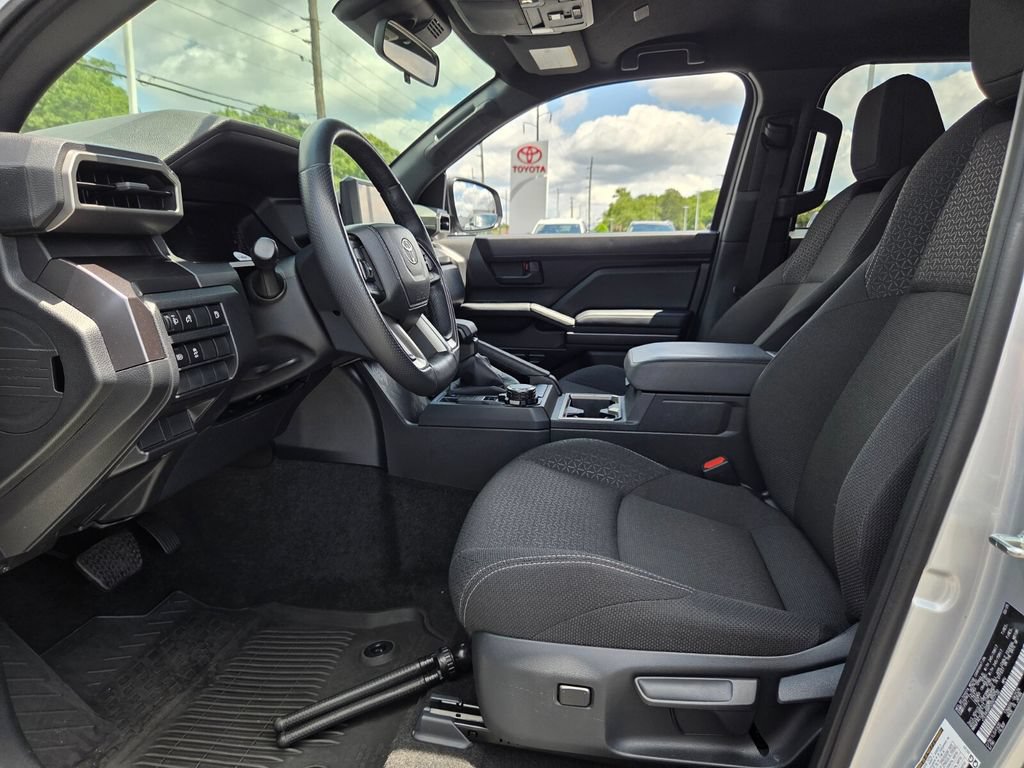 Certified 2025 Toyota 4Runner SR5 AWD/4WD image 5