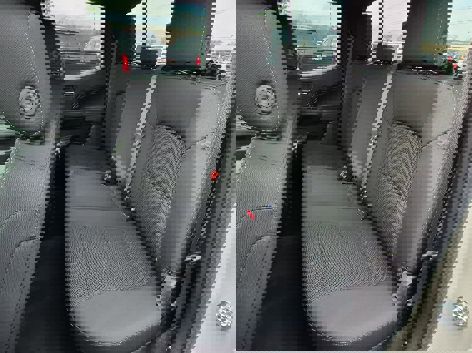 New 2026 GMC Canyon Elevation w/ Convenience Package image 9