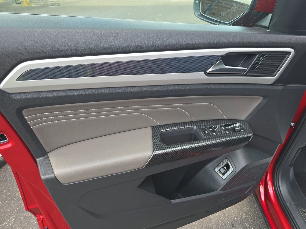 Used 2021 Volkswagen Atlas SE image 11