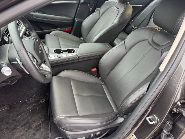 Used 2025 Genesis G70 2.5T image 18