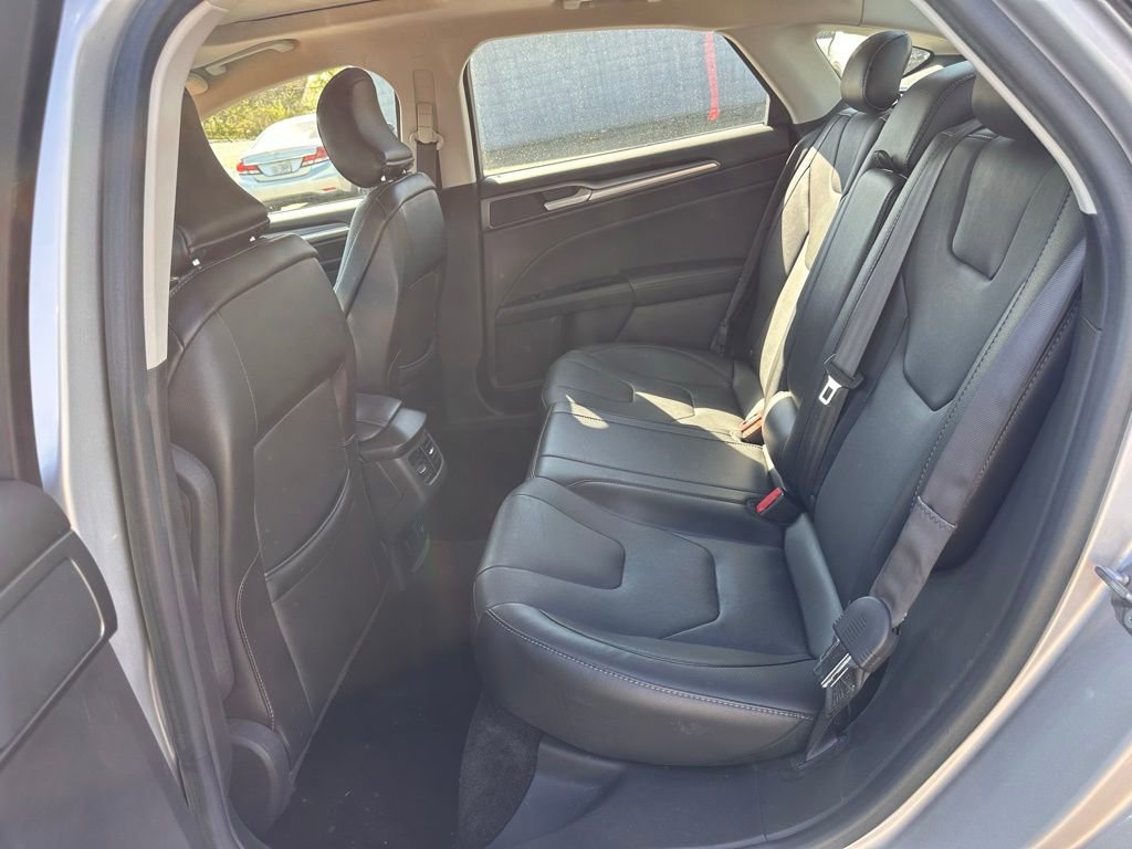 Used 2016 Ford Fusion Titanium image 22