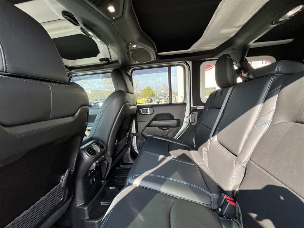 Used 2024 Jeep Wrangler Unlimited Rubicon 4xe image 11