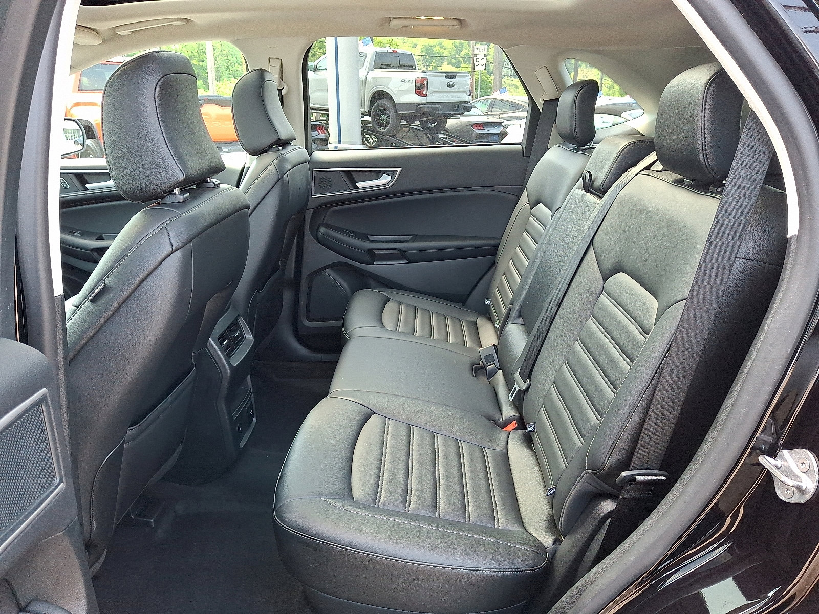 Used 2024 Ford Edge SEL w/ Convenience Package AWD/4WD image 10