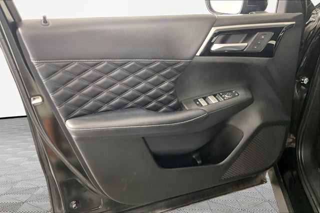 Used 2023 Mitsubishi Outlander SEL FWD image 19