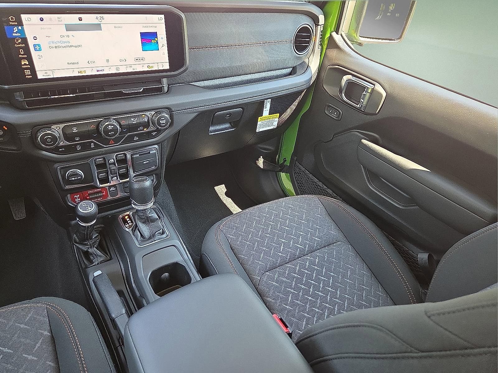 New 2025 Jeep Gladiator Mojave w/ Steel Bumper Group image 12