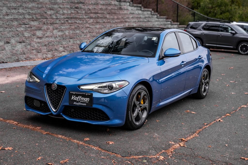 Used 2025 Alfa Romeo Giulia AWD w/ Driving Assist Package image 10