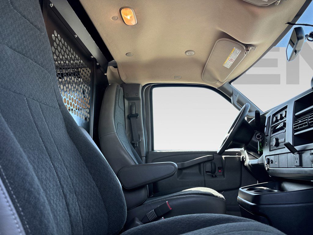 Used 2024 GMC Savana 2500 w/ Driver Convenience Package RWD image 8