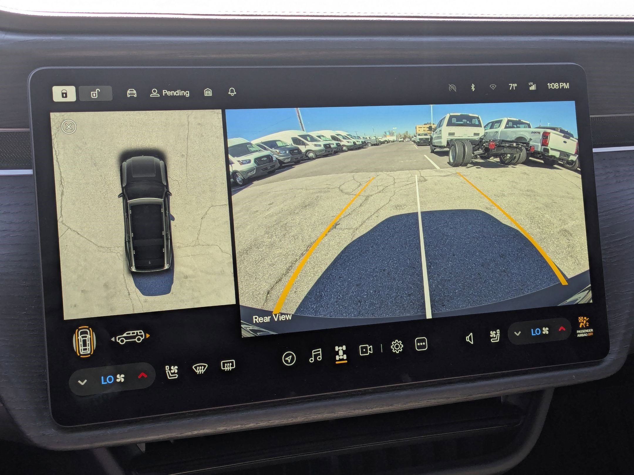 Used 2025 Rivian R1S Adventure AWD/4WD image 25