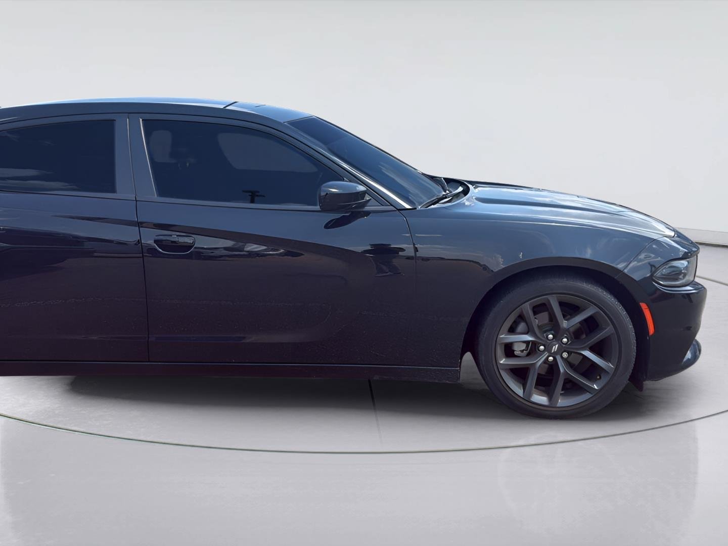Used 2021 Dodge Charger SXT w/ Blacktop Package RWD image 5