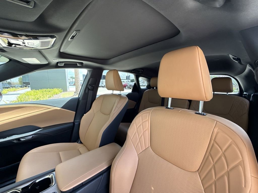 Used 2025 Lexus RX 350 Premium w/ Accessory Package (Z1) image 16