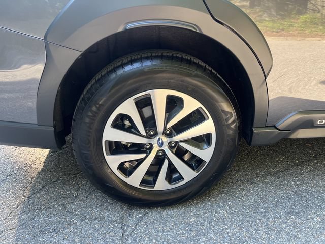 Used 2025 Subaru Outback Premium AWD/4WD image 7