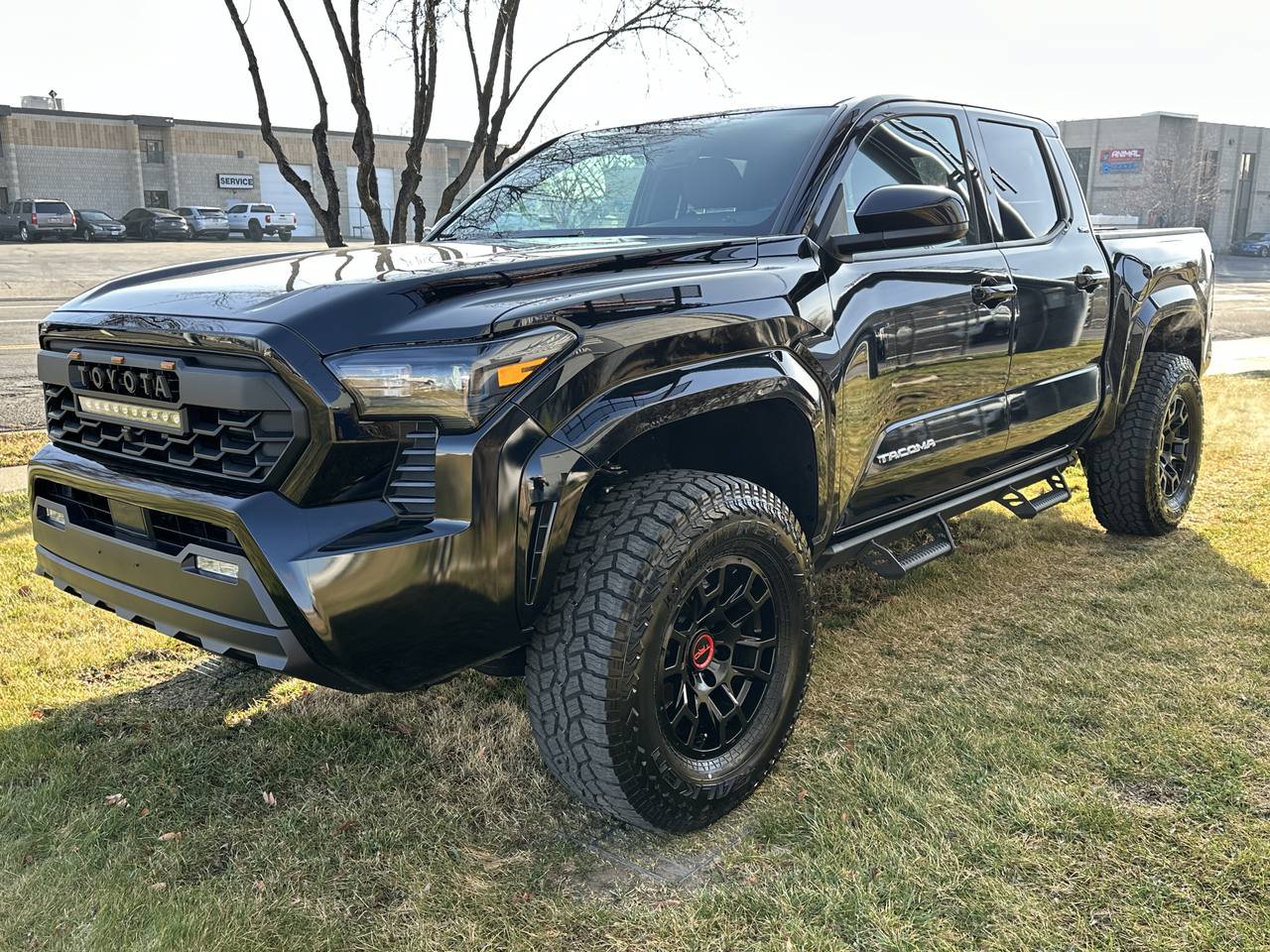 Used 2025 Toyota Tacoma SR5 AWD/4WD image 11