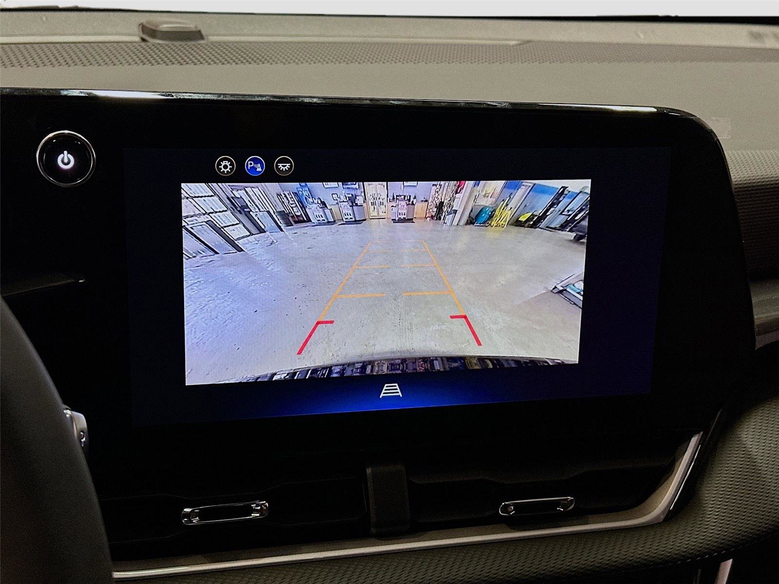 Used 2026 Chevrolet Equinox LT FWD image 16