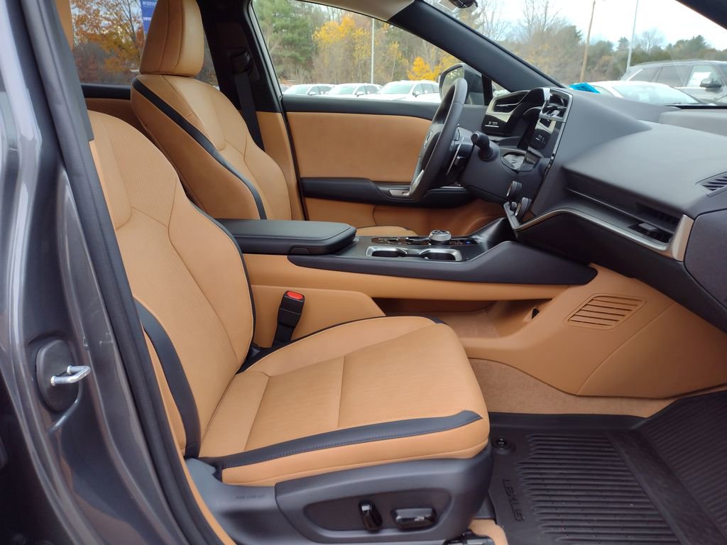 Used 2025 Lexus RZ 450e w/ Technology Package image 22