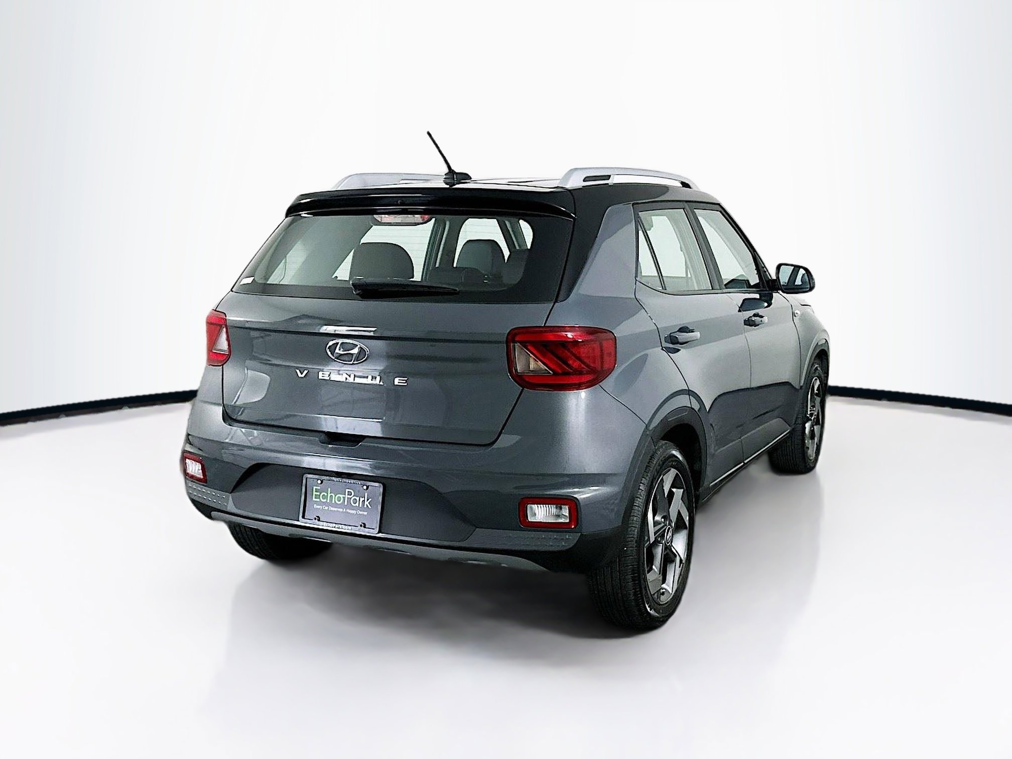 Used 2025 Hyundai Venue Limited image 9