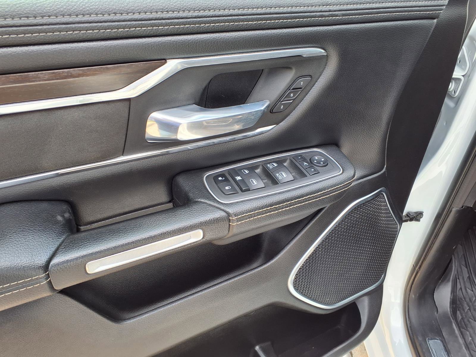 Used 2022 RAM 1500 Laramie AWD/4WD image 14