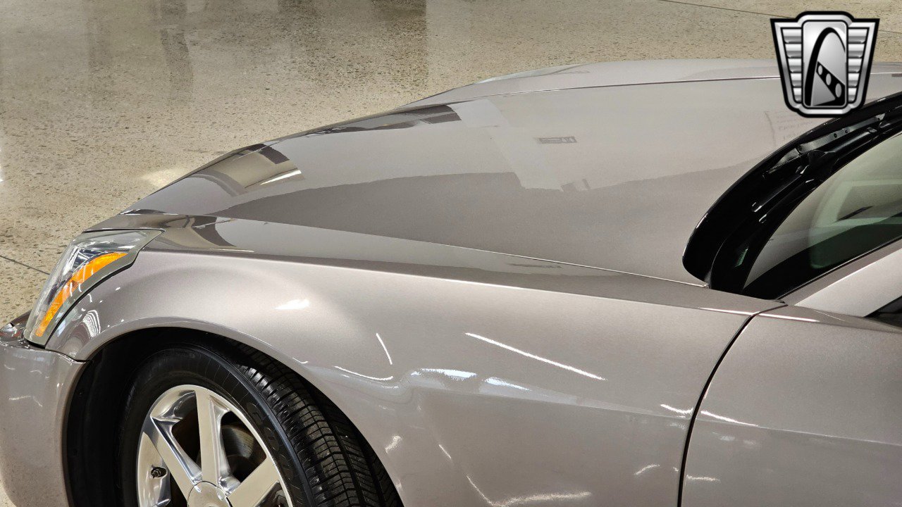 Used 2004 Cadillac XLR image 10