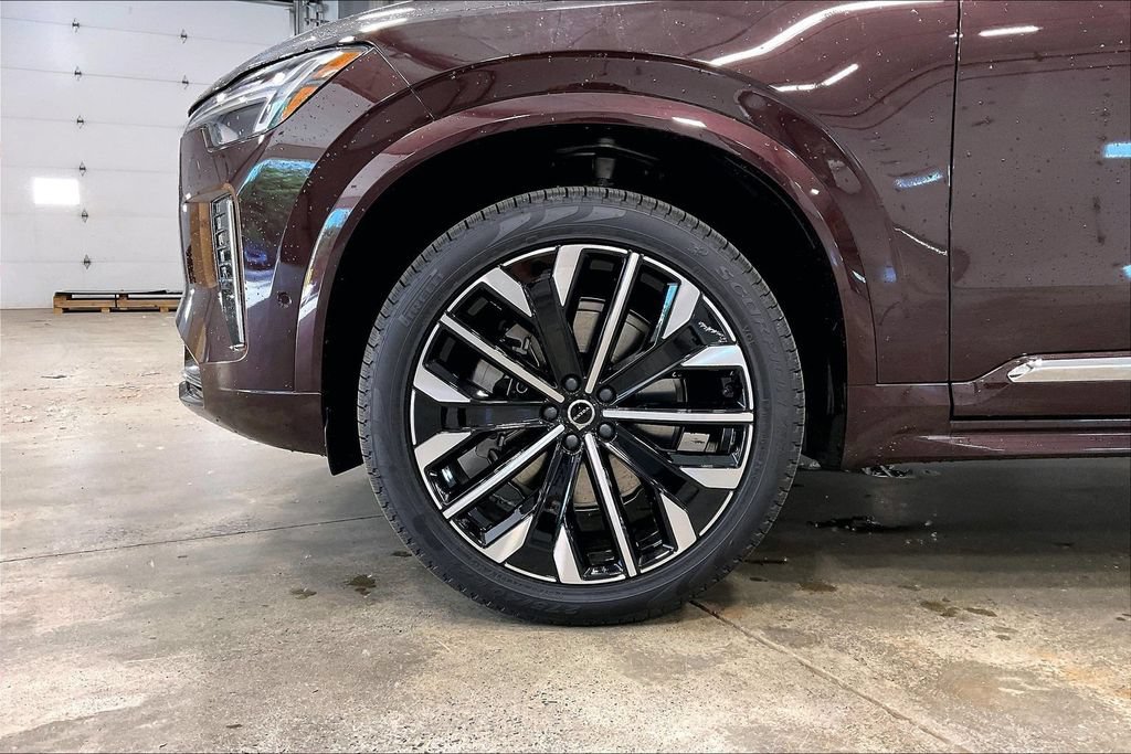 New 2026 Volvo XC90 B6 Plus w/ Protection Package AWD/4WD image 13