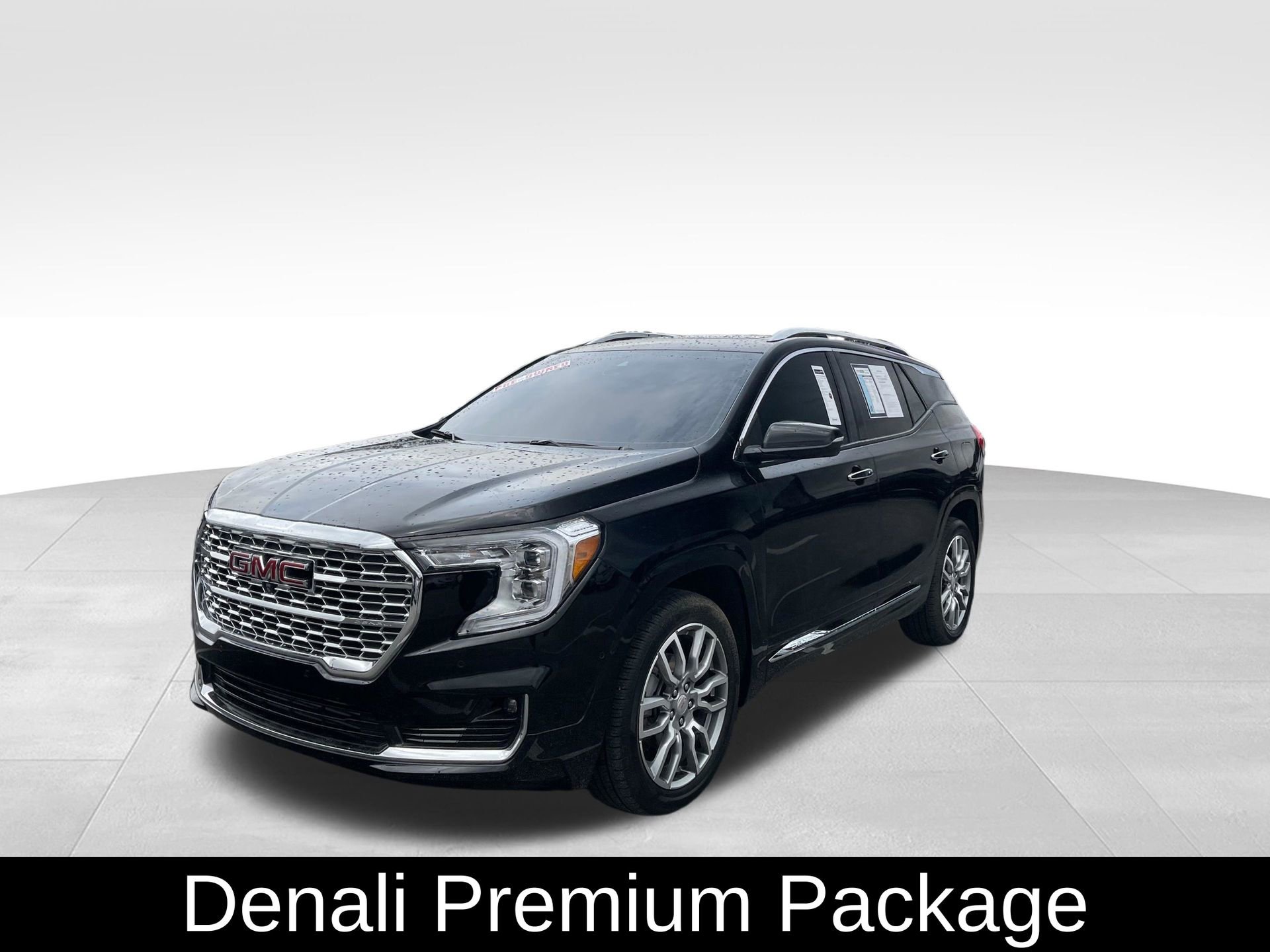 Used 2024 GMC Terrain Denali w/ Denali Premium Package image 4