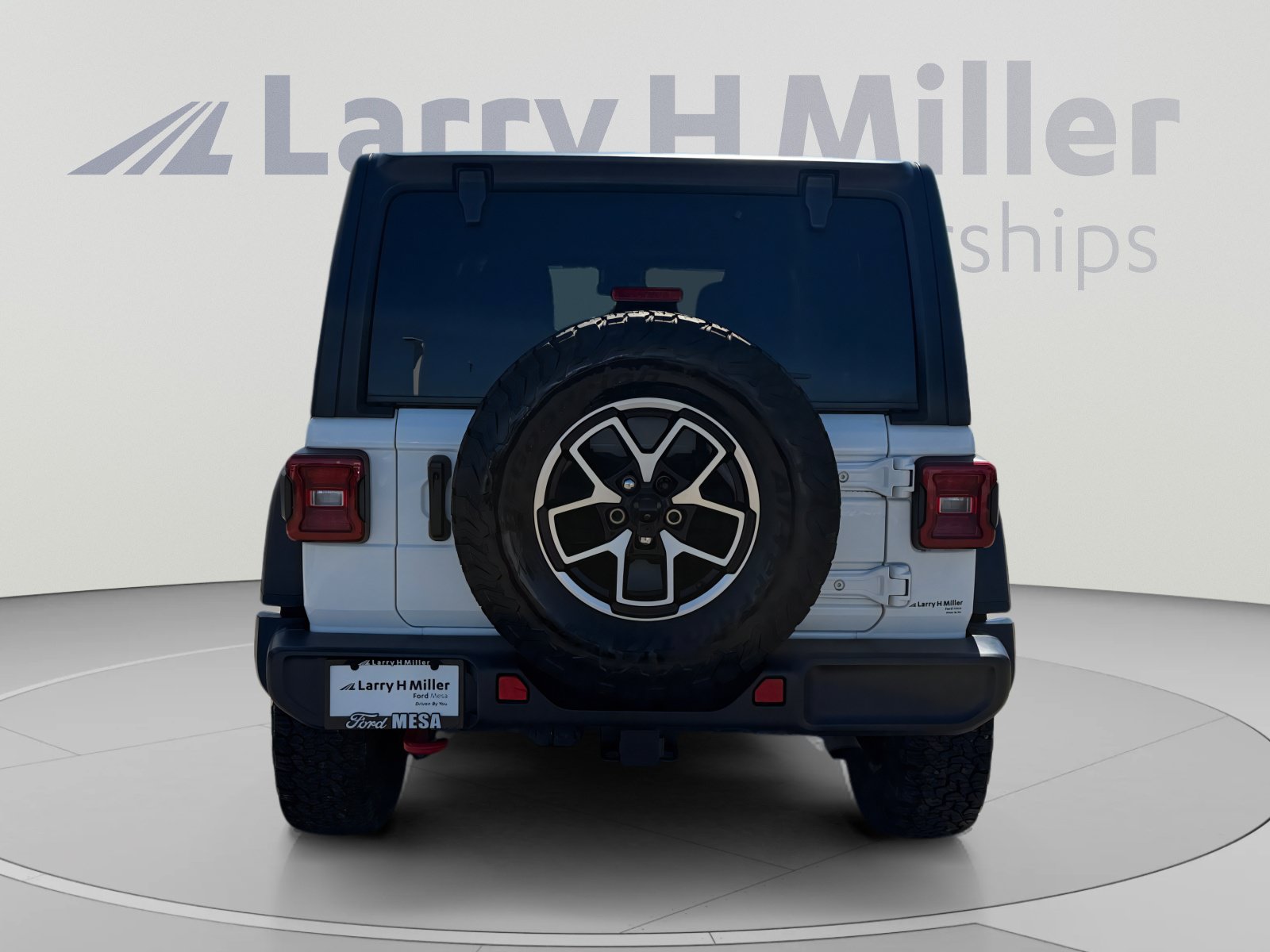 Used 2024 Jeep Wrangler Unlimited Rubicon AWD/4WD image 4