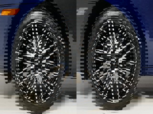 New 2026 Porsche Macan Turbo image 34